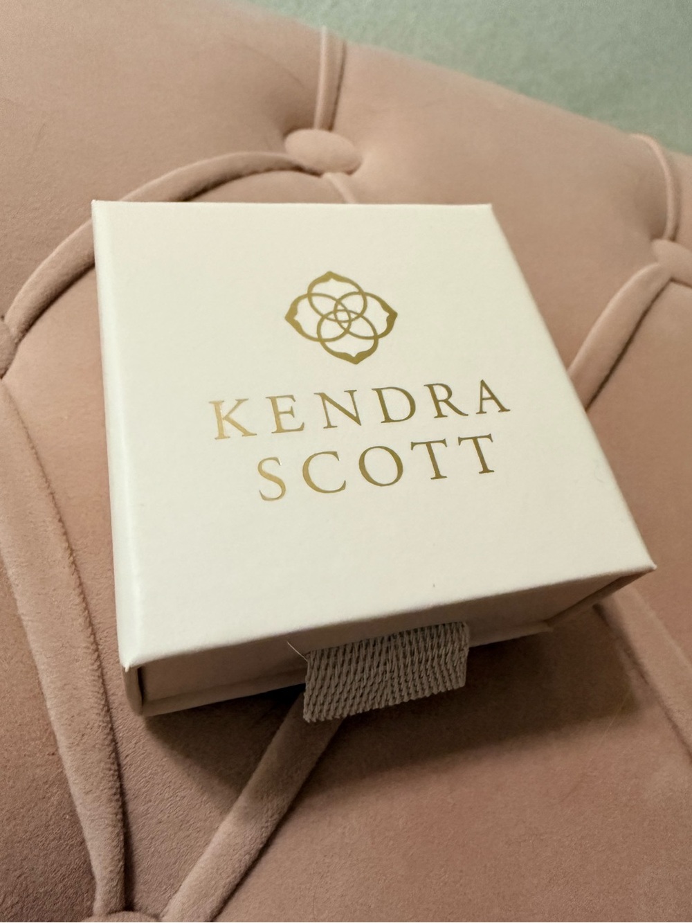 Kendra Scott Elisa 14k Yellow Gold Interlocking Pendant Necklace White Diamond - Picture 9 of 12